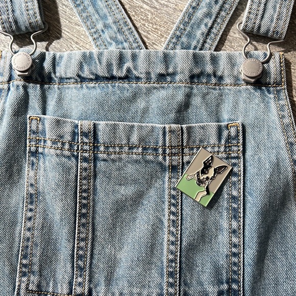 Boston Terrier Enamel Pin - Picture 2 of 5